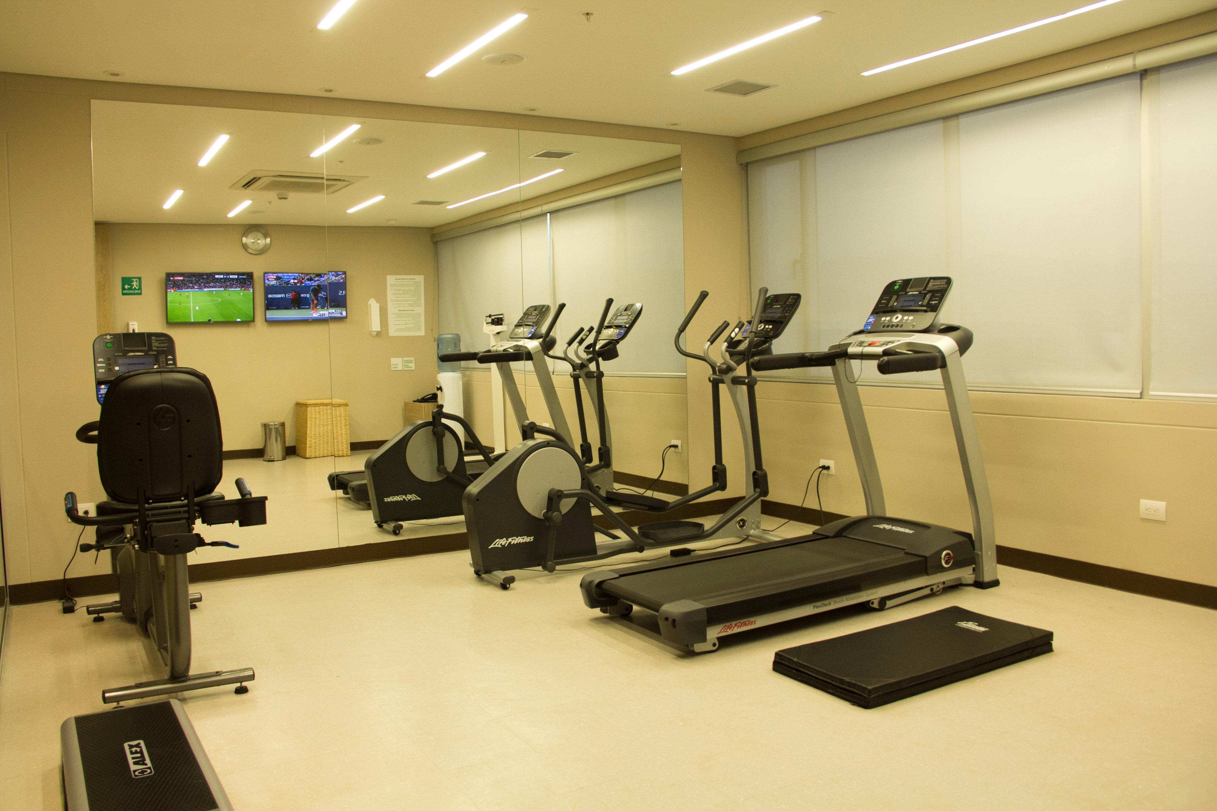 Holiday Inn Cucuta By Ihg Ngoại thất bức ảnh The gym at the hotel