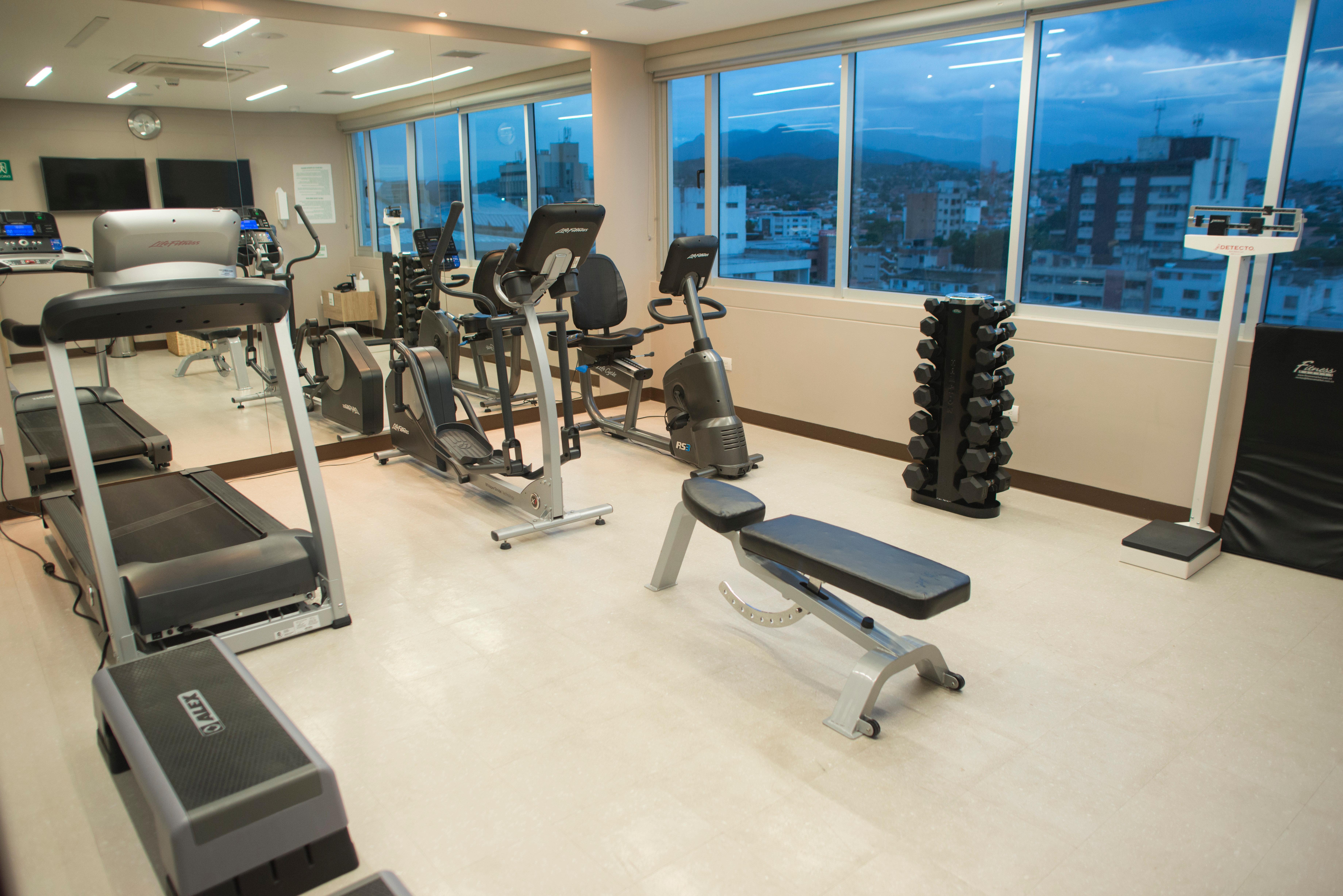 Holiday Inn Cucuta By Ihg Ngoại thất bức ảnh A gym