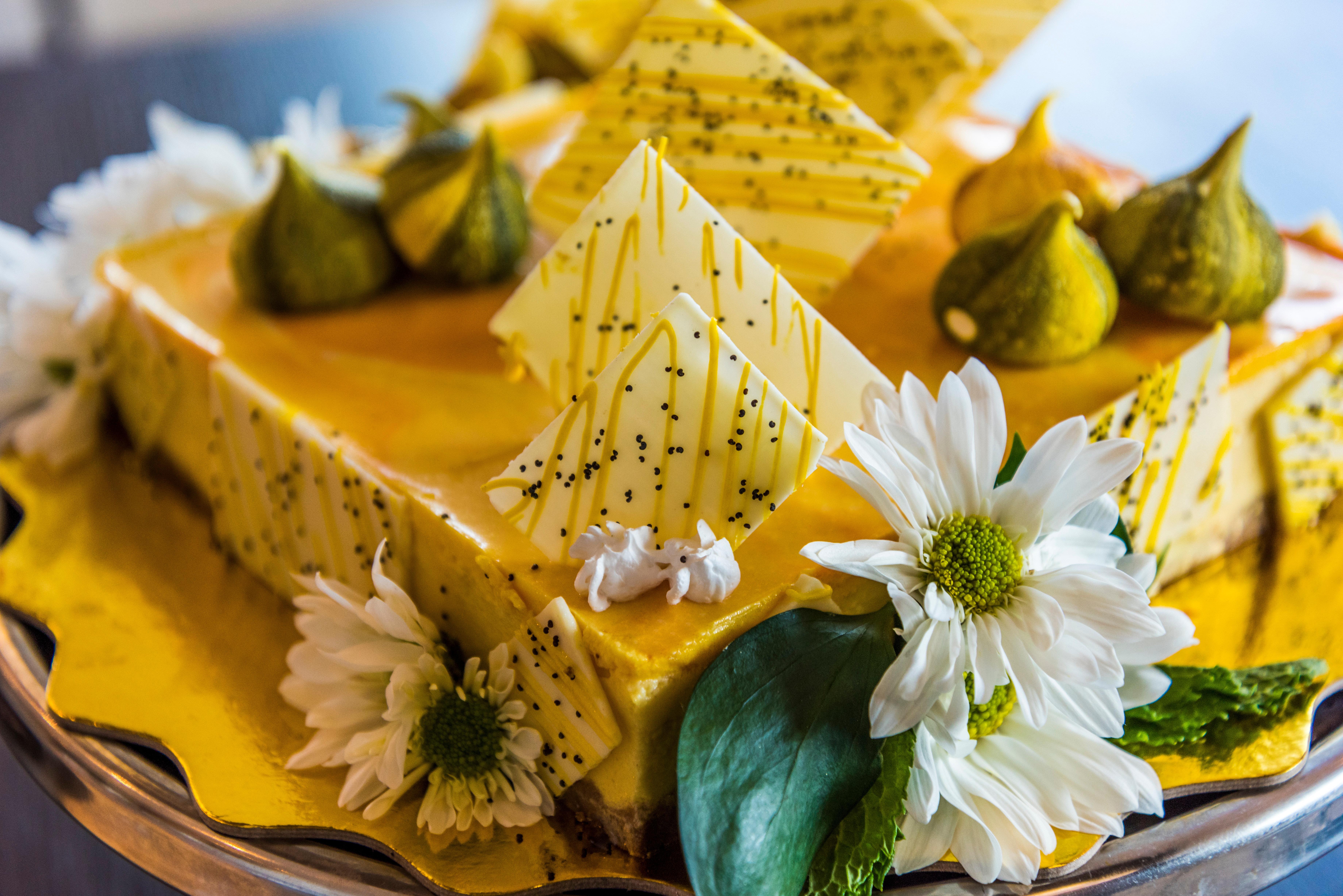 Holiday Inn Cucuta By Ihg Ngoại thất bức ảnh A mango cake
