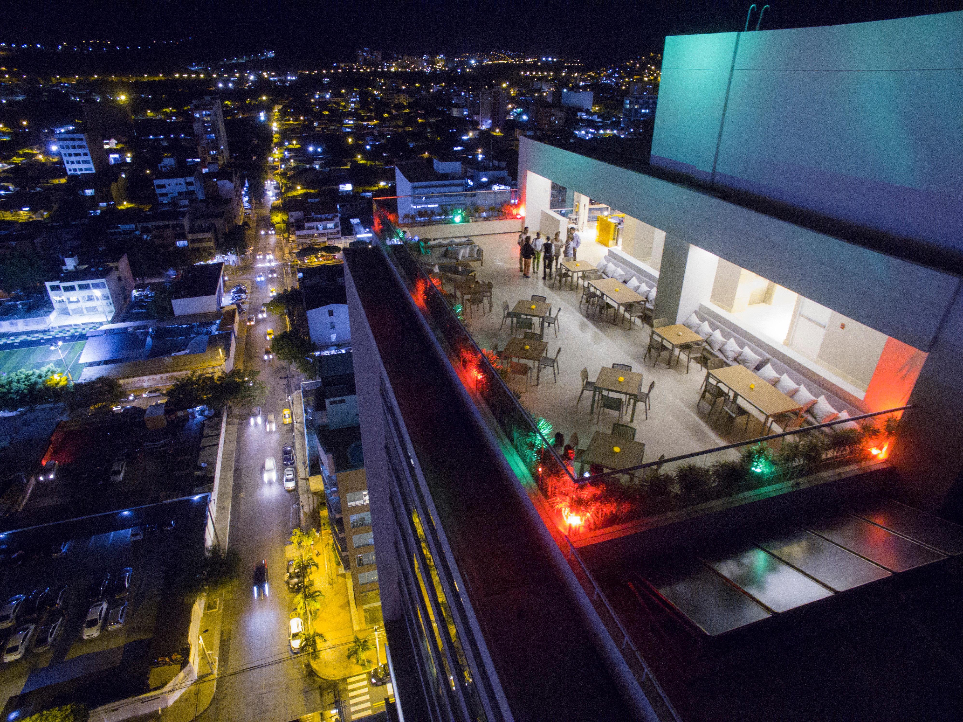 Holiday Inn Cucuta By Ihg Ngoại thất bức ảnh Skyline of the city