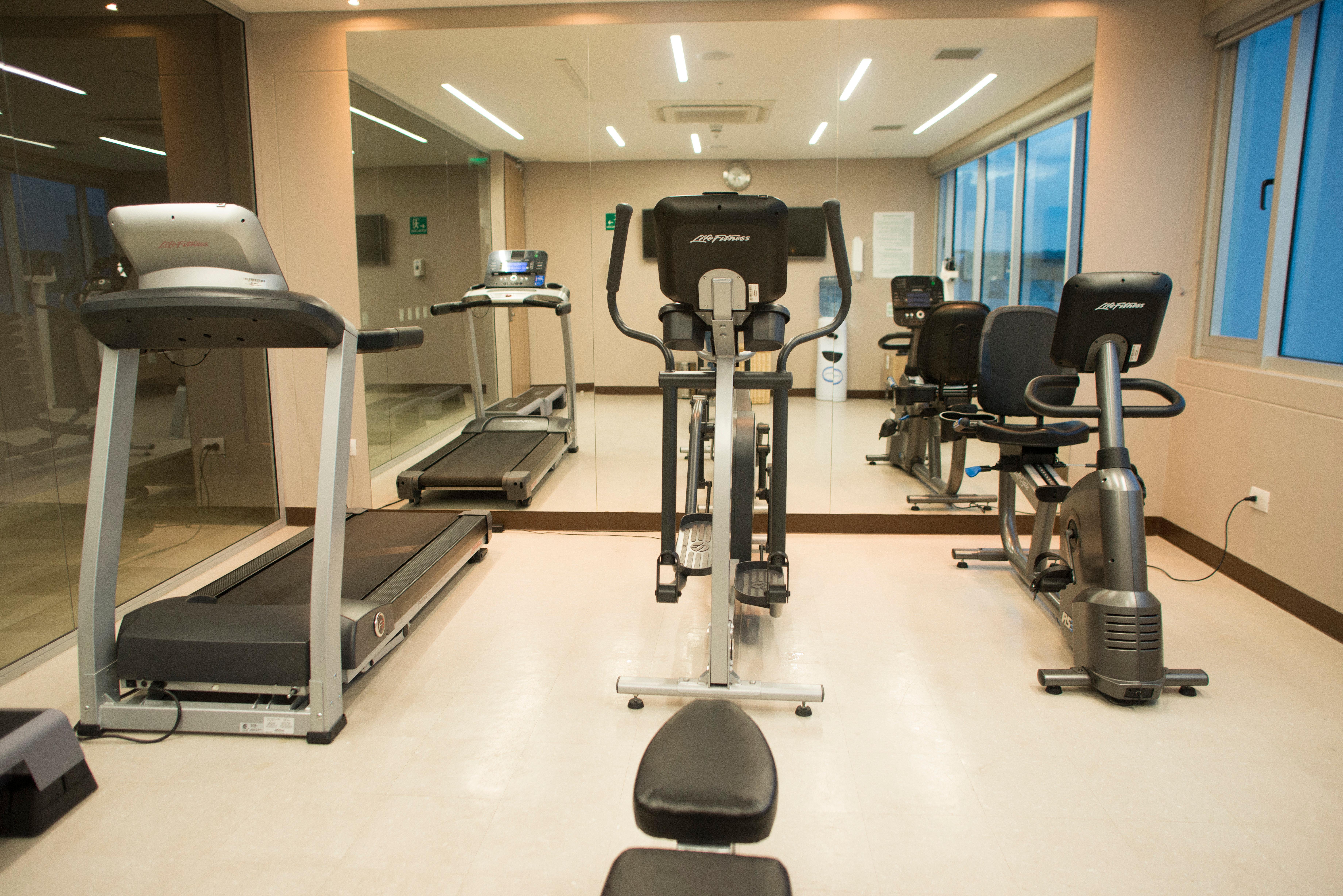 Holiday Inn Cucuta By Ihg Ngoại thất bức ảnh A gym