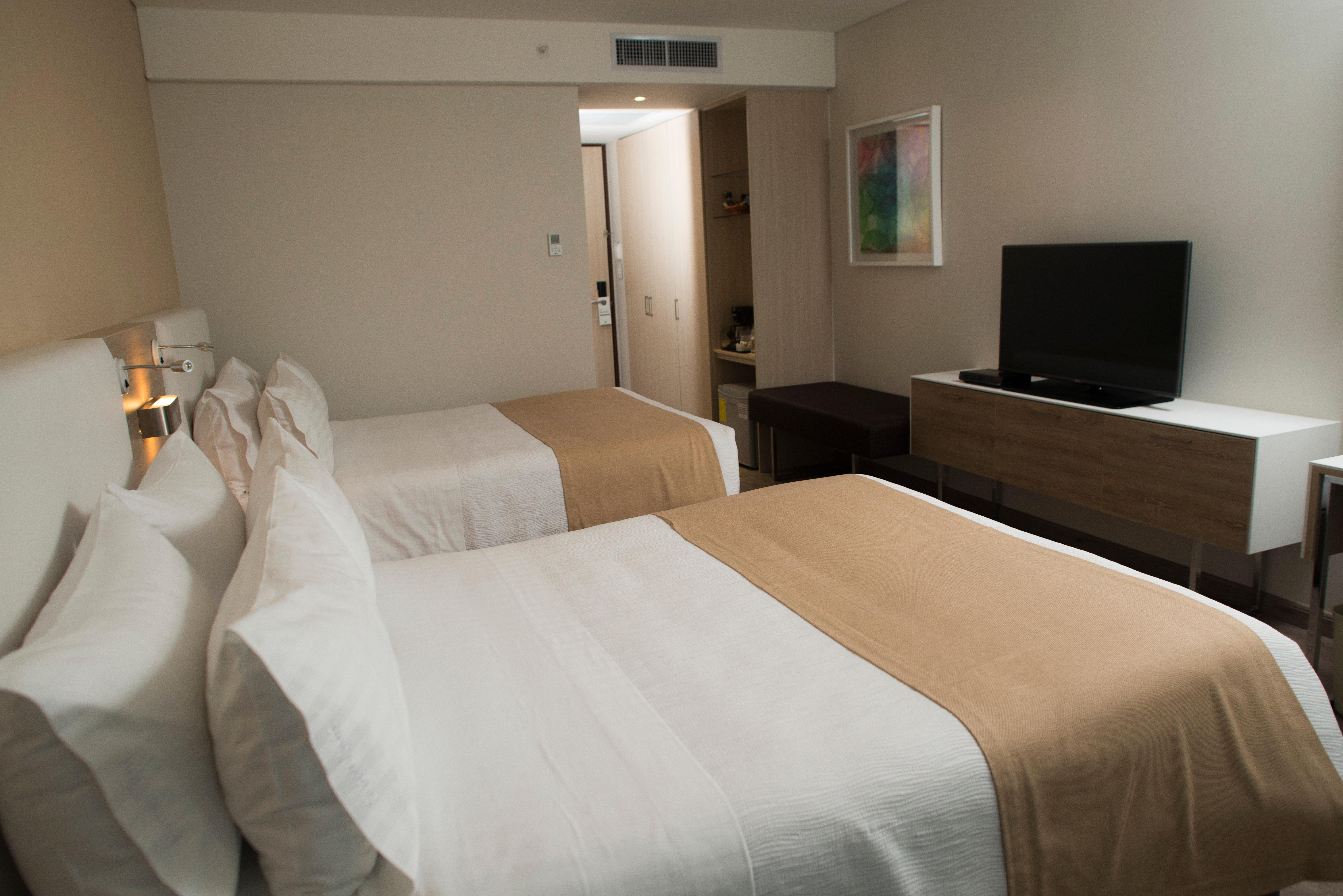 Holiday Inn Cucuta By Ihg Ngoại thất bức ảnh A room at the hotel