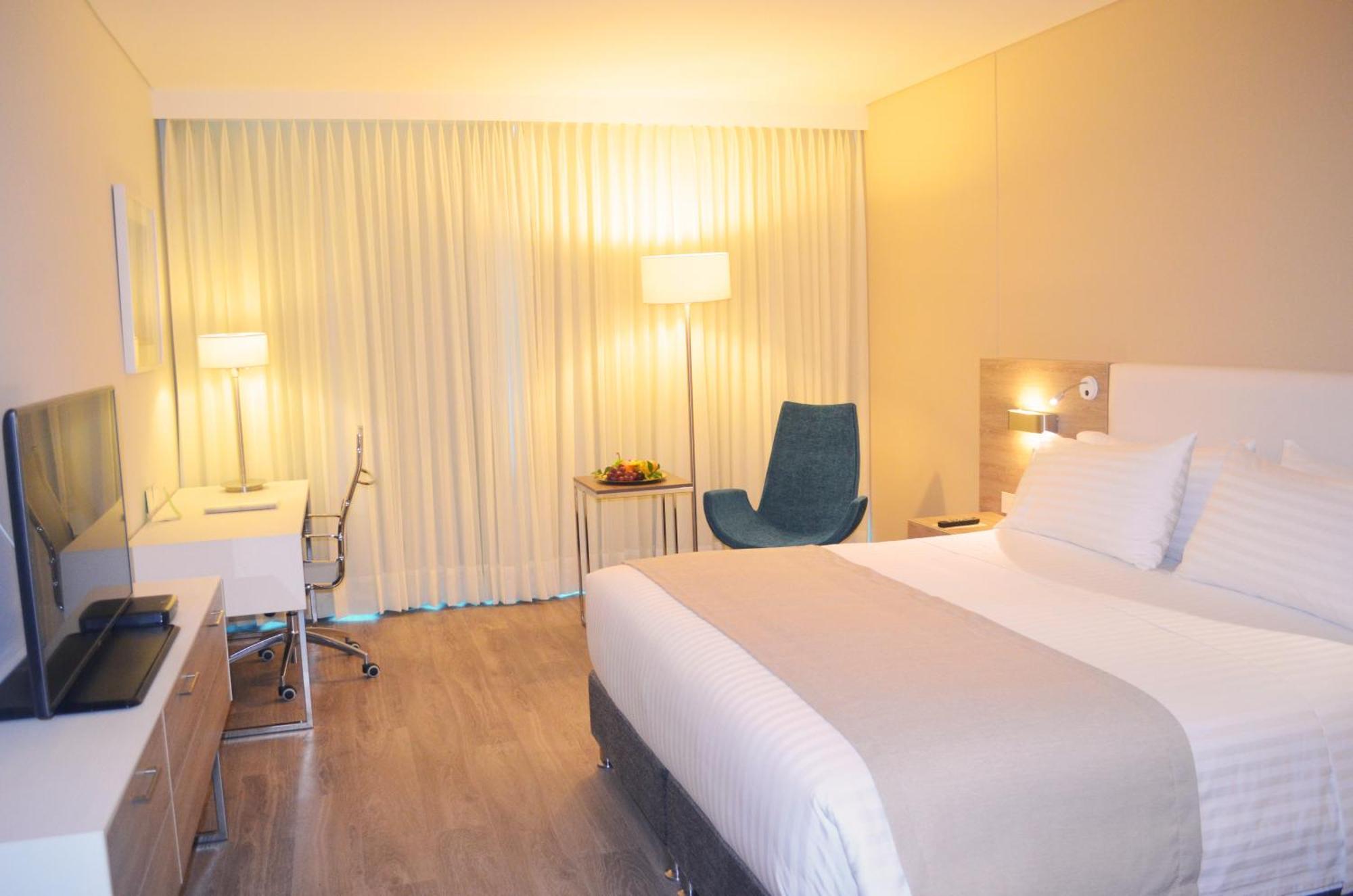 Holiday Inn Cucuta By Ihg Ngoại thất bức ảnh A room at the hotel
