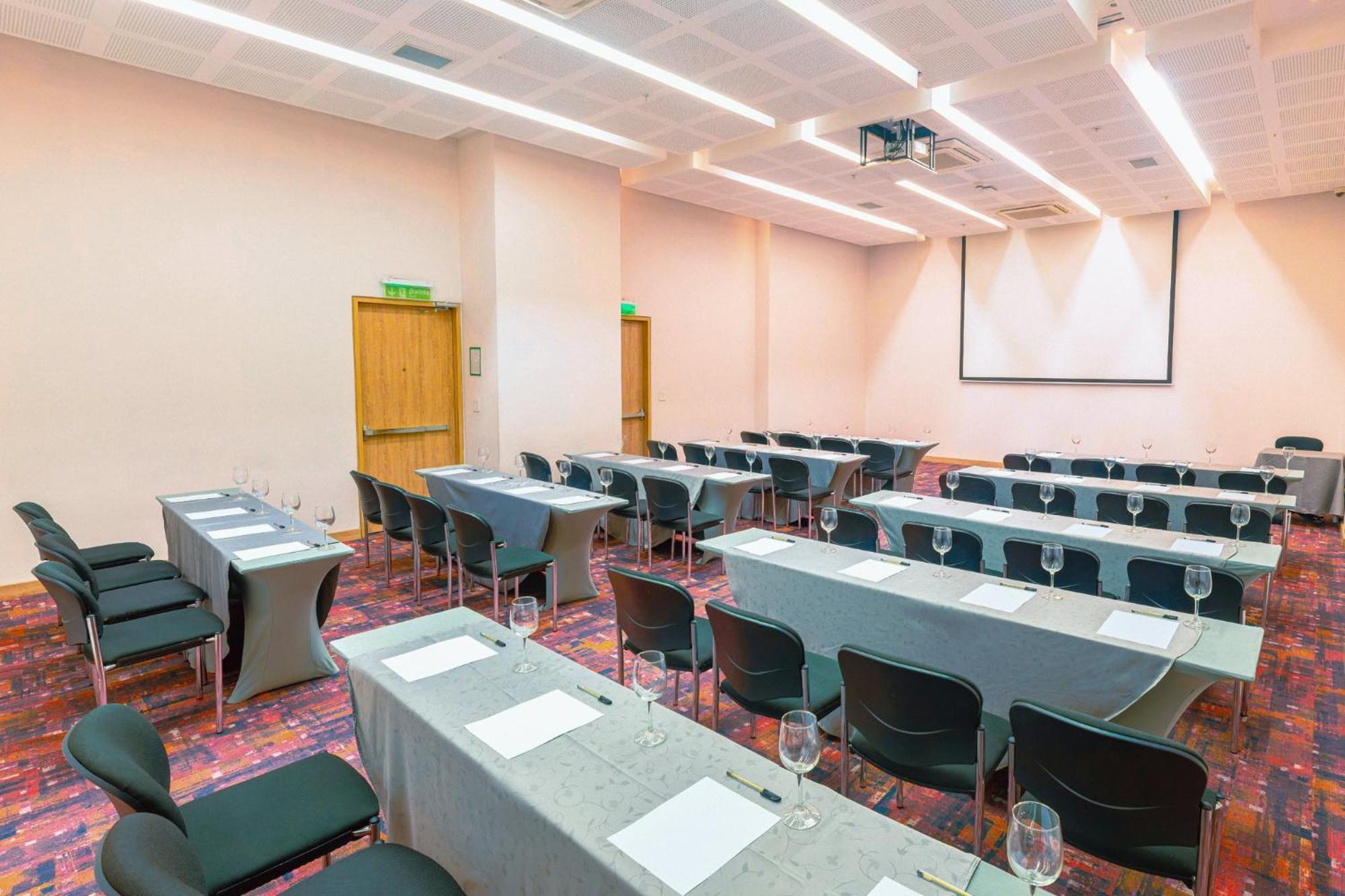 Holiday Inn Cucuta By Ihg Ngoại thất bức ảnh Meeting room