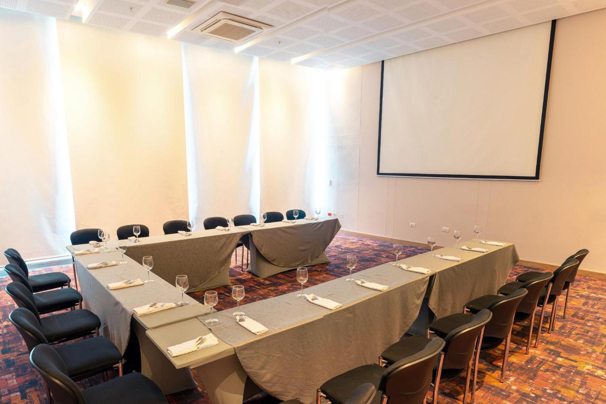 Holiday Inn Cucuta By Ihg Ngoại thất bức ảnh Meeting room