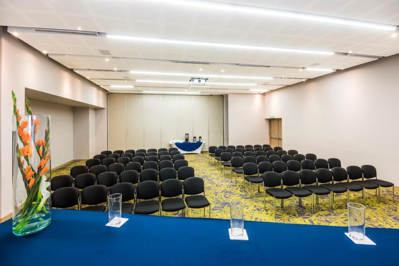 Holiday Inn Cucuta By Ihg Ngoại thất bức ảnh Meeting room